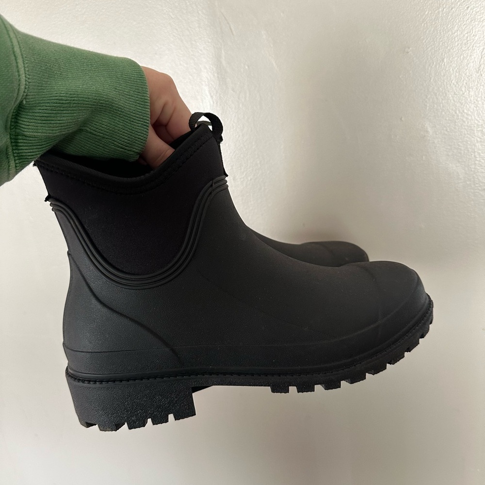 Time and Tru Black Winter & Rain Boots